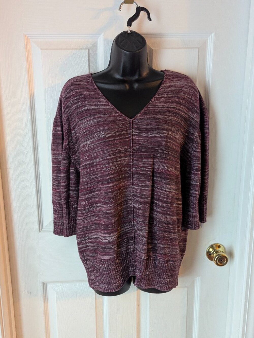 White Stag 3/4 sleeve sweater in multiple shades of red - M